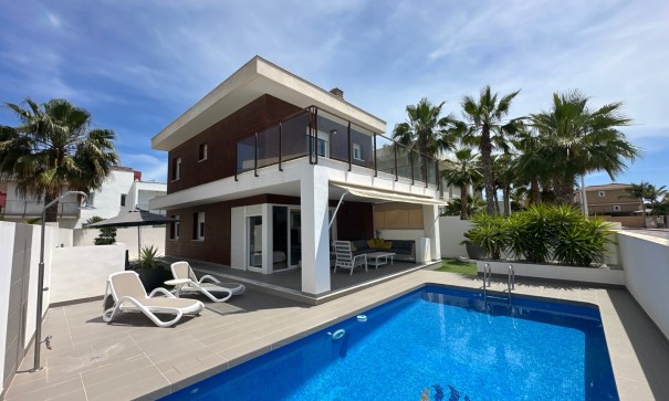 Fritliggende villa - Videresalg - Gran Alacant - Gran Alacant