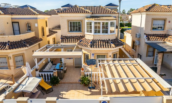 Fritliggende villa - Videresalg - Guardamar del Segura - El Raso