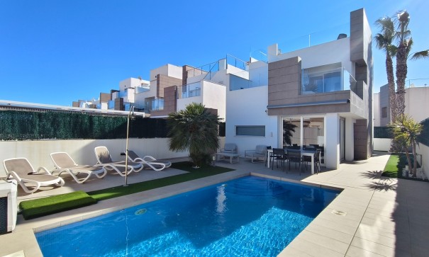 Fritliggende villa - Videresalg - Guardamar del Segura - El Raso