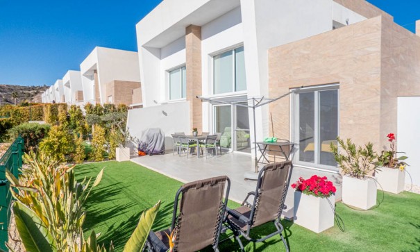 Fritliggende villa - Videresalg - La Finca Golf - Algorfa