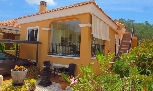 Fritliggende villa - Videresalg - La Romana - La Romana