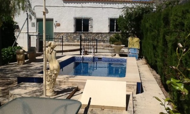 Fritliggende villa - Videresalg - La Romana - La Romana