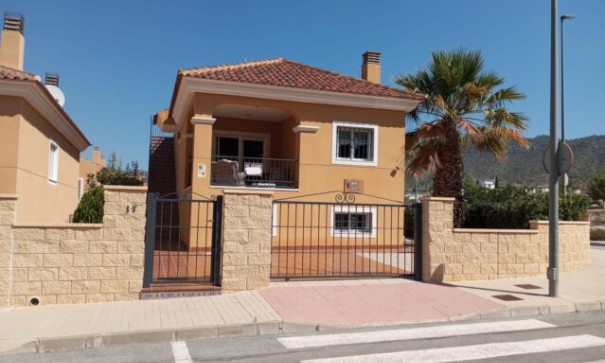 Fritliggende villa - Videresalg - La Romana - La Romana