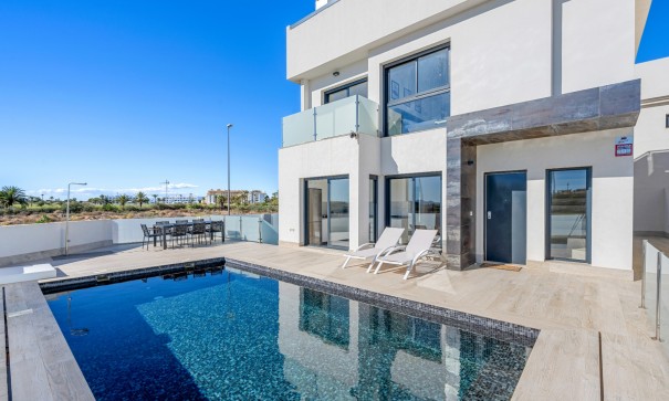 Fritliggende villa - Videresalg - Los Alcazares - Serena Golf