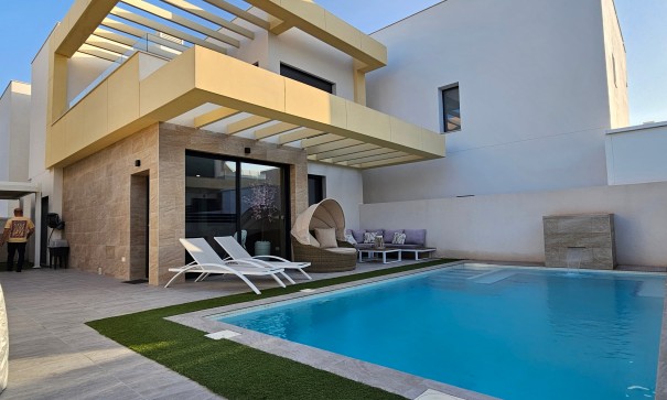 Fritliggende villa - Videresalg - Los Montesinos - Los Montesinos