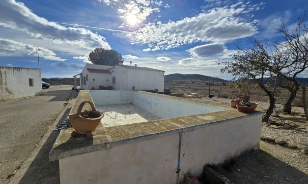 Fritliggende villa - Videresalg - Monóvar - Monóvar