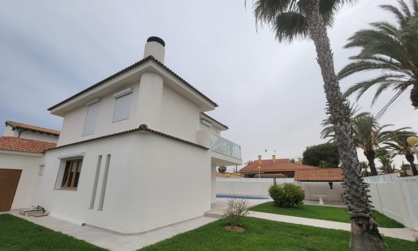 Fritliggende villa - Videresalg - Orihuela Costa - Cabo Roig