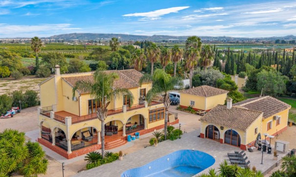 Fritliggende villa - Videresalg - Orihuela - Orihuela