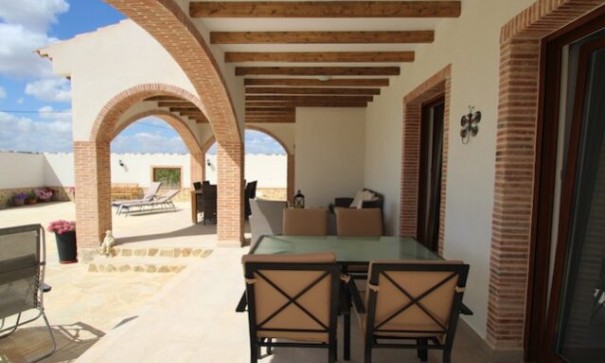 Fritliggende villa - Videresalg - Pinoso - Pinoso