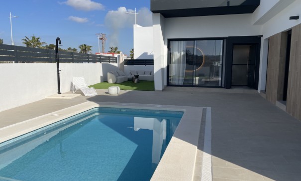 Fritliggende villa - Videresalg - San Miguel de Salinas - San Miguel