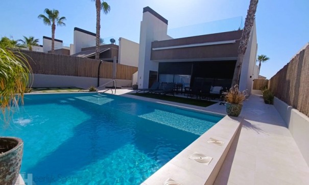 Fritliggende villa - Videresalg - Sucina - Murcia