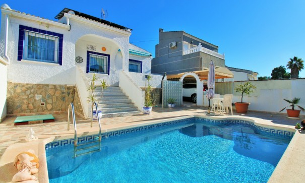 Fritliggende villa - Videresalg - Torrevieja - El chaparral