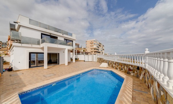 Fritliggende villa - Videresalg - Torrevieja - Torrevieja