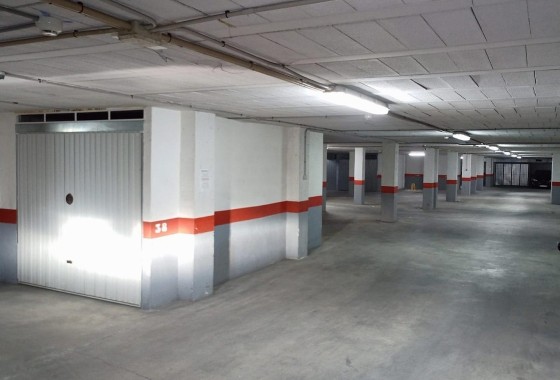 Garage - Wiederverkauf - Torrevieja - Estacion de autobuses