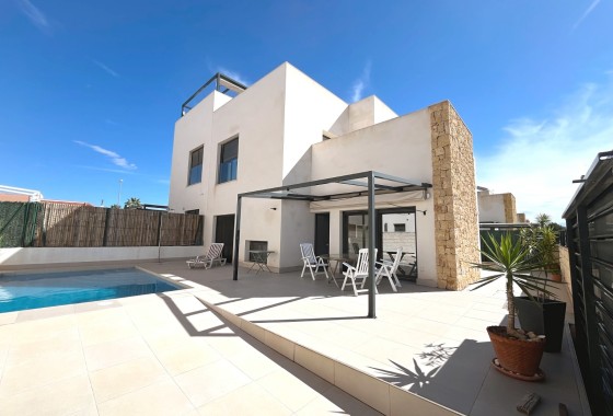Halfvrijstaande villa - Herverkoop - Ciudad Quesada - Rojales -
                Pueblo Bravo