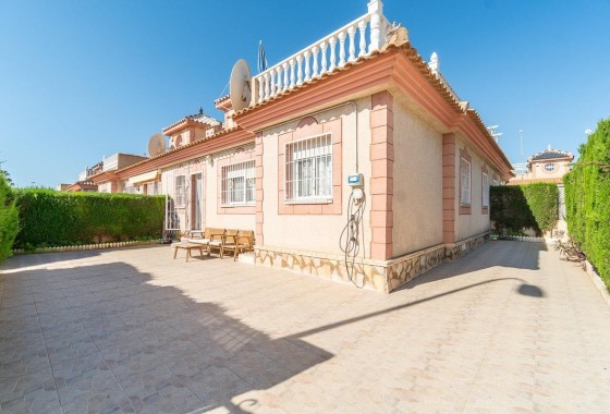 Halfvrijstaande villa - Herverkoop - Orihuela Costa - Punta Prima