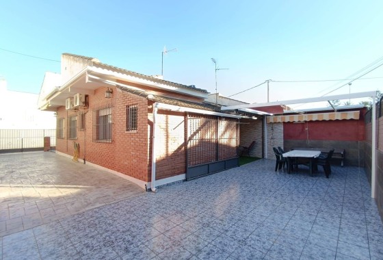 Halfvrijstaande villa - Herverkoop - San Pedro del Pinatar -
                Los Cuarteros