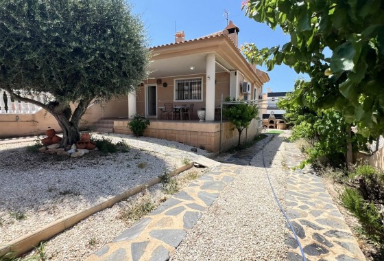 Halfvrijstaande villa - Herverkoop - Torrevieja - Aguas Nuevas