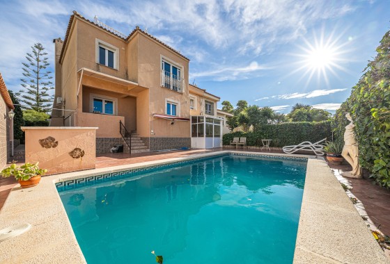 Halfvrijstaande villa - Herverkoop - Torrevieja - El chaparral