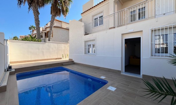 Halfvrijstaande villa - Herverkoop - Torrevieja - Torreblanca