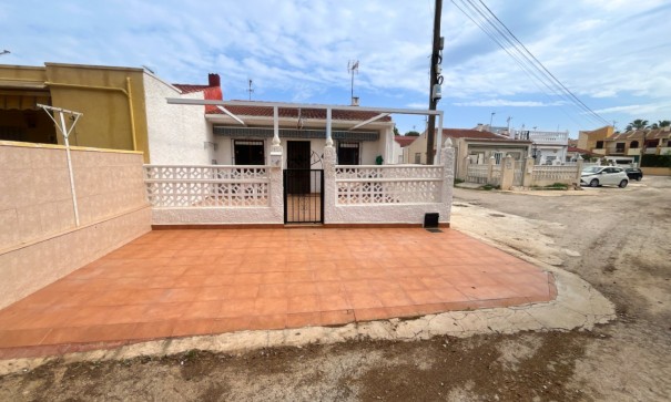Halfvrijstaande villa - Herverkoop - Torrevieja - Torrevieja