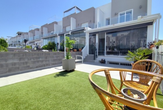 Halfvrijstaande villa - Herverkoop - Torrevieja -
                Torrevieja