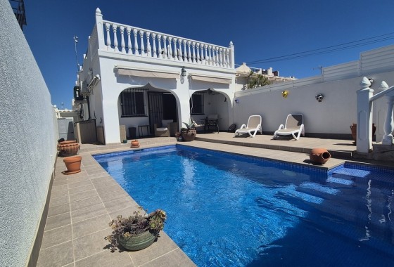 Halfvrijstaande villa - Herverkoop - Villamartín -
                Villamartín