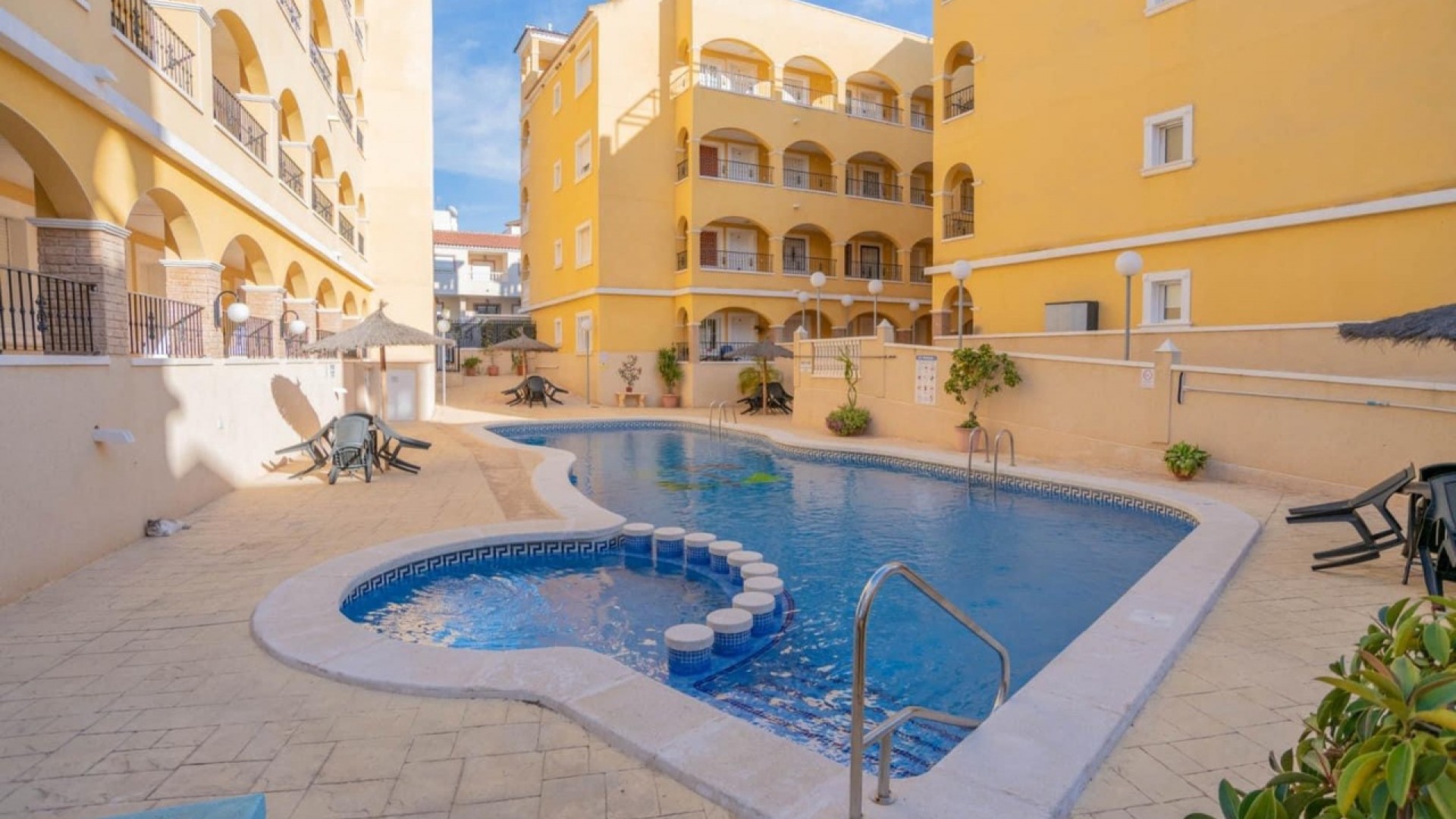 Herverkoop - Apartement Flat -
Algorfa