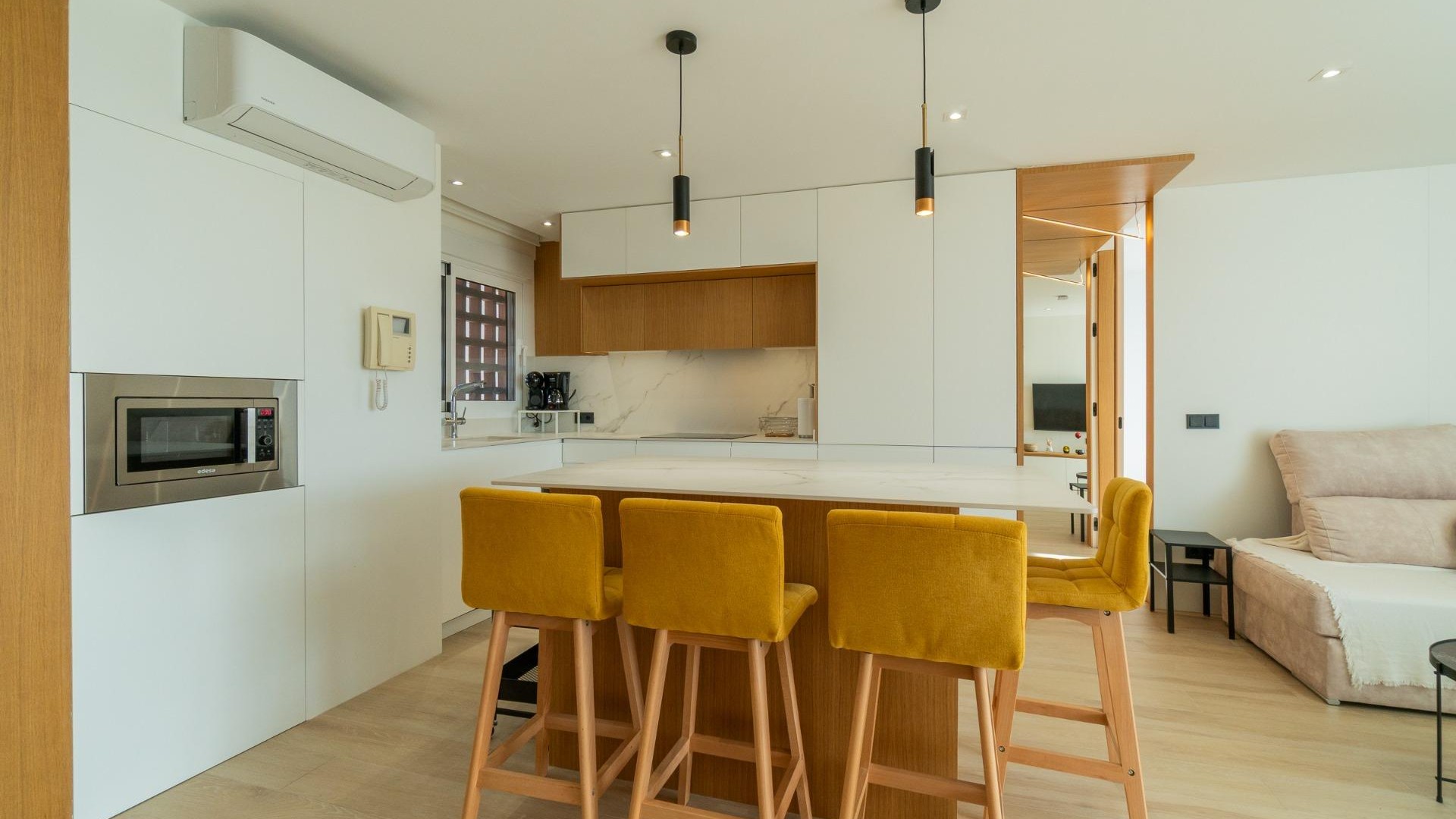 Herverkoop - Apartement Flat -
Guardamar del Segura - puerto deportivo