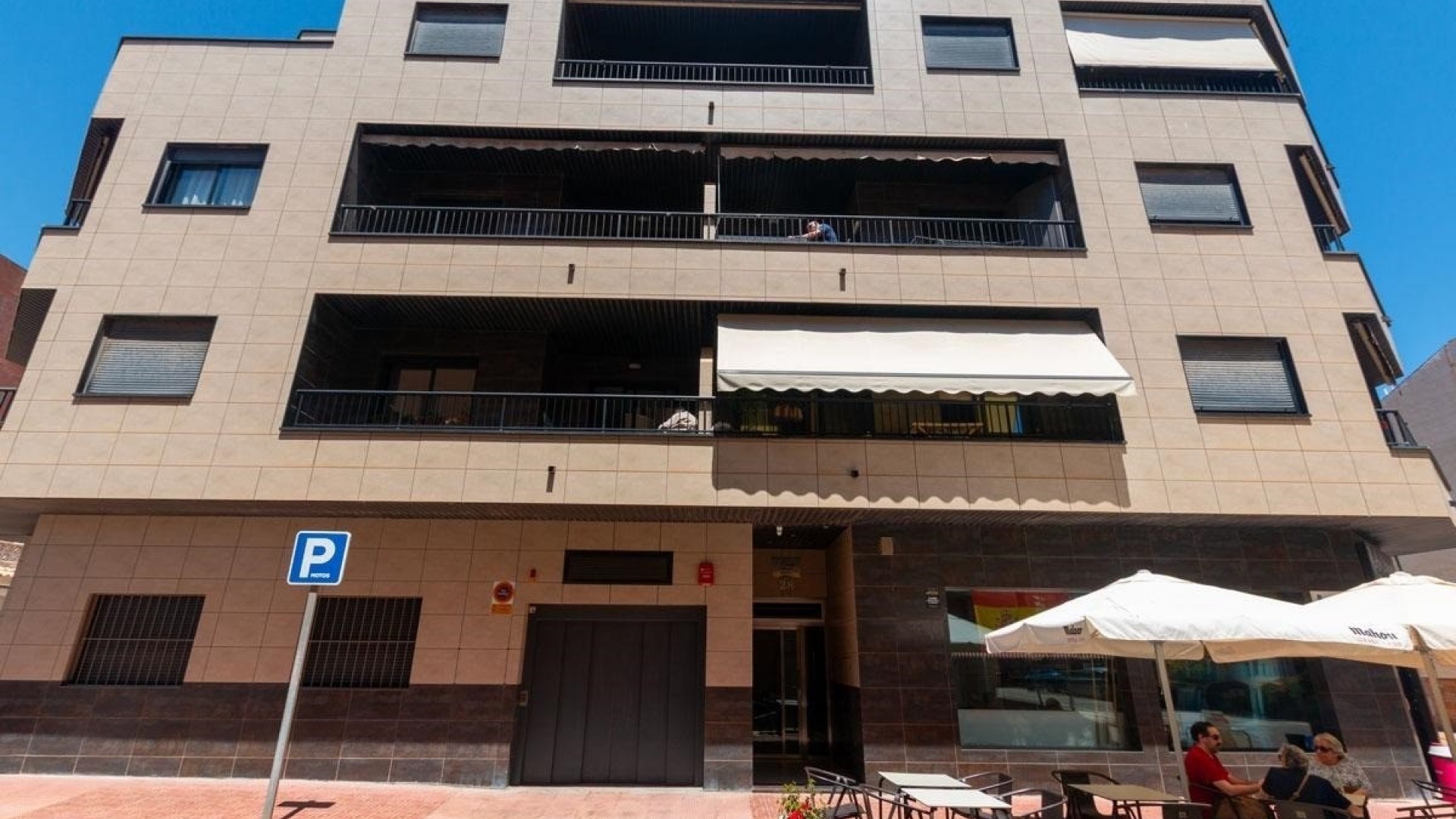 Herverkoop - Apartement Flat -
La Mata - La Mata - Town