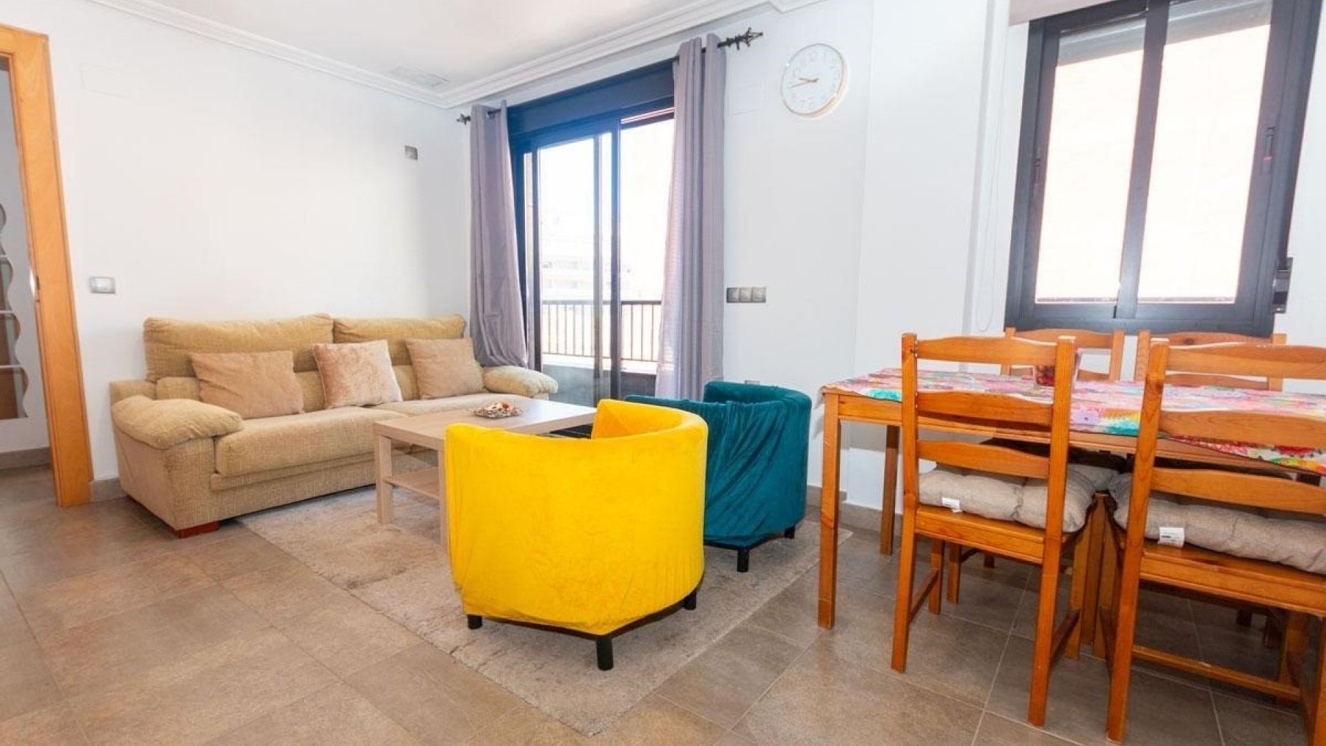 Herverkoop - Apartement Flat -
La Mata - La Mata - Town