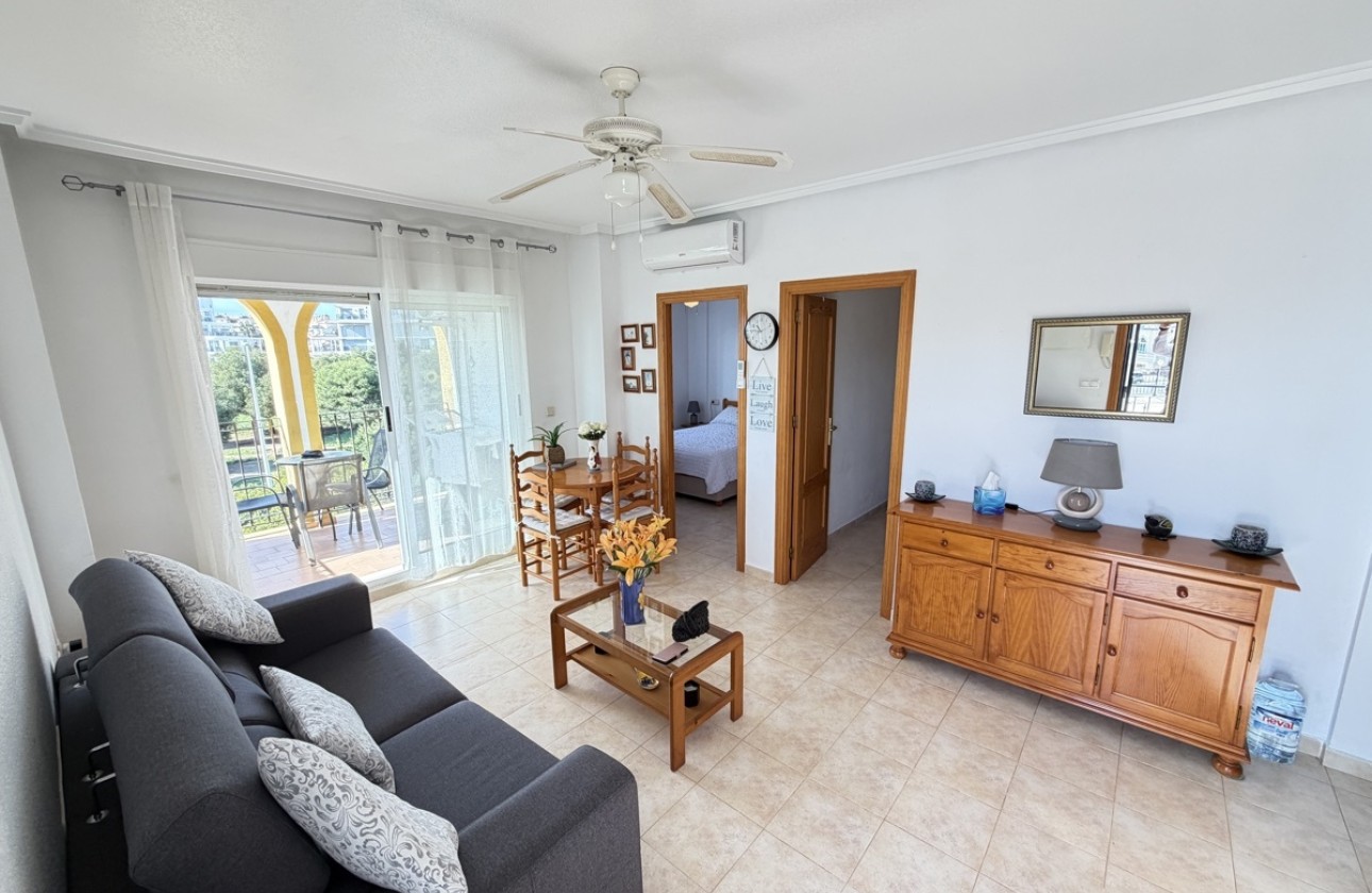 Herverkoop - Apartement Flat -
La Zenia