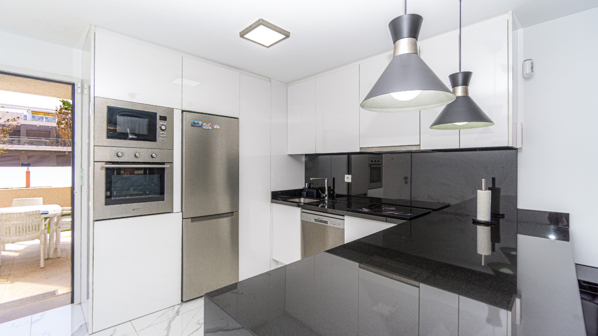 Herverkoop - Apartement Flat -
Mil Palmeras - Beach