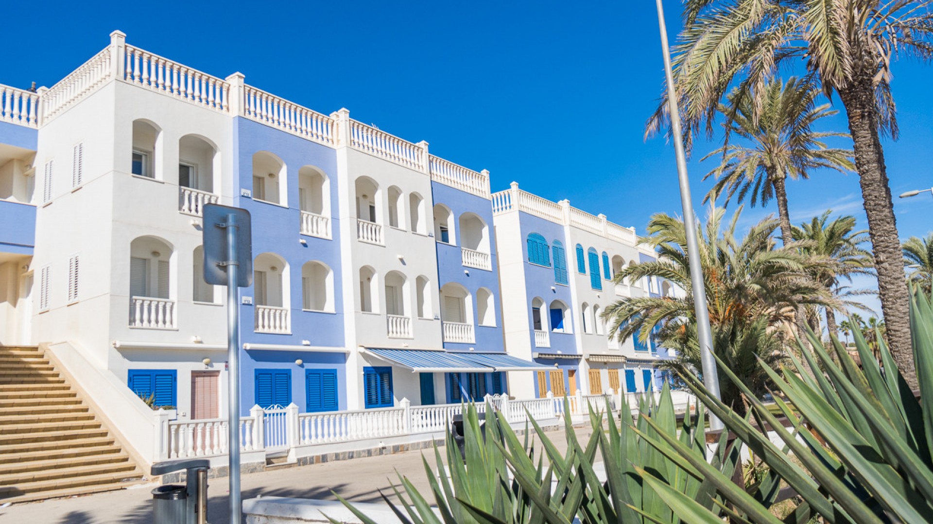 Herverkoop - Apartement Flat -
Mil Palmeras - Beach