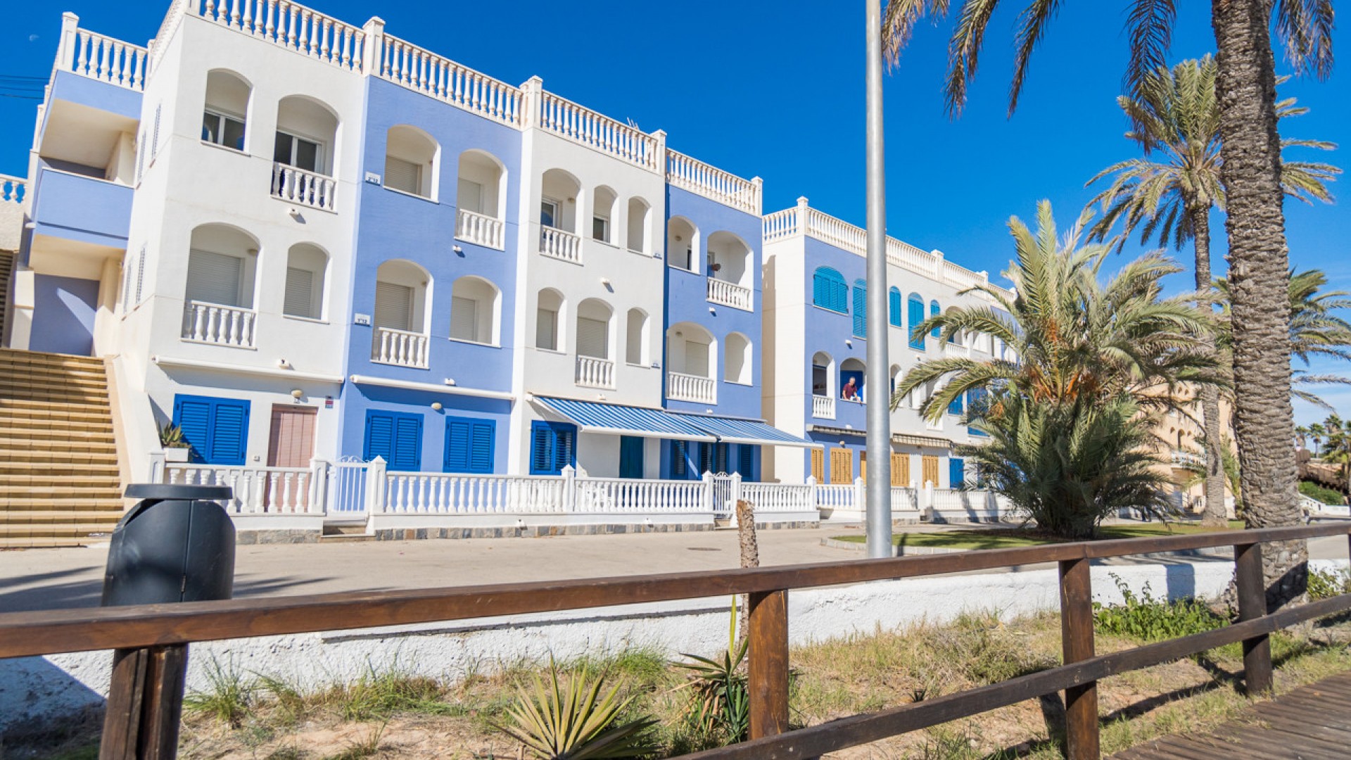 Herverkoop - Apartement Flat -
Mil Palmeras - Beach