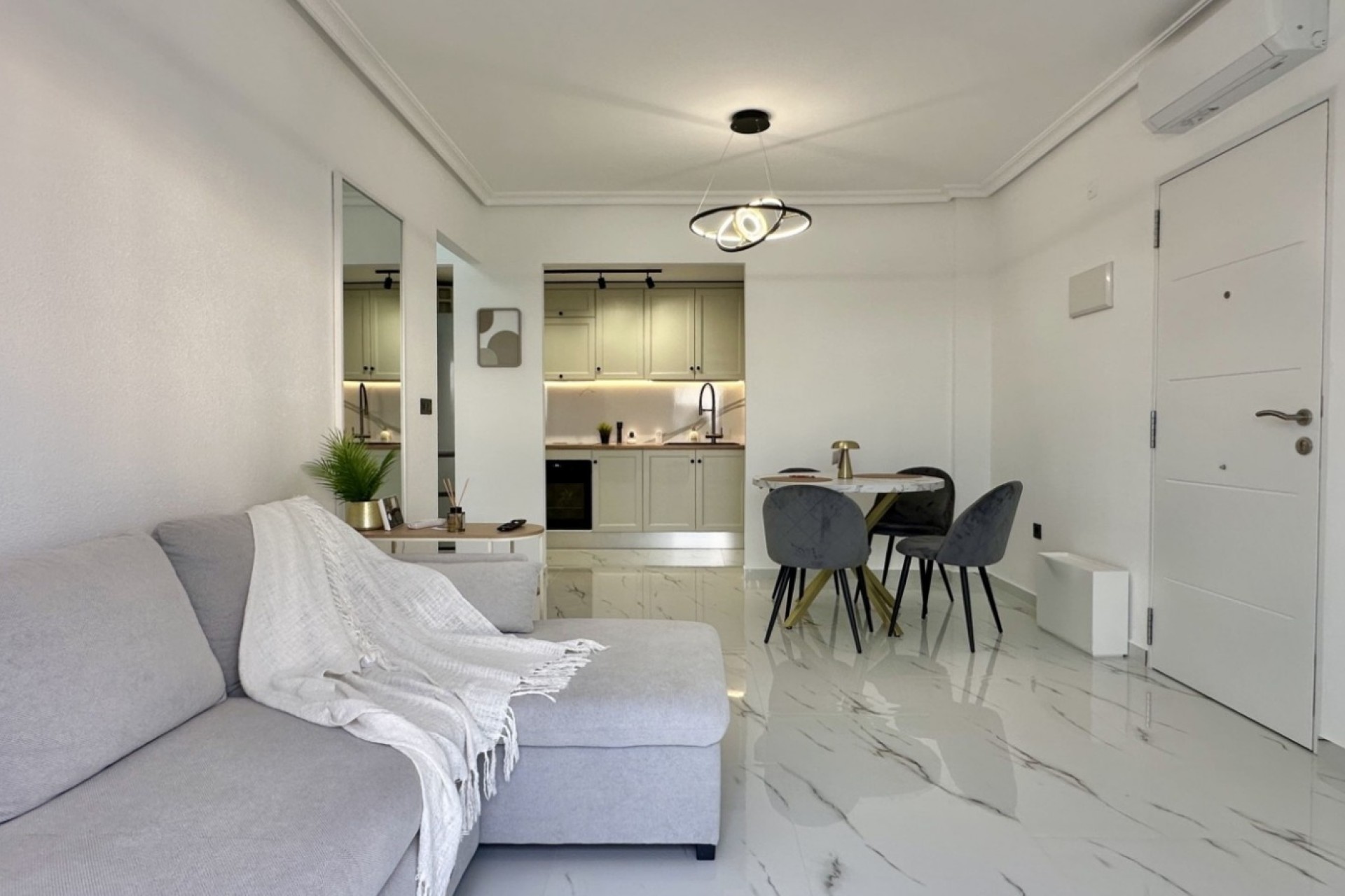 Herverkoop - Apartement Flat -
Orihuela Costa - Playa Flamenca