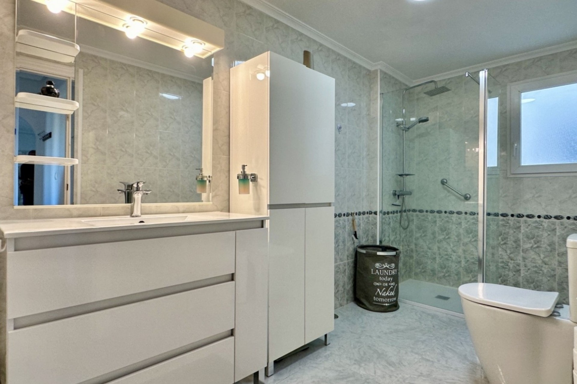 Herverkoop - Apartement Flat -
Orihuela Costa - Playa Flamenca