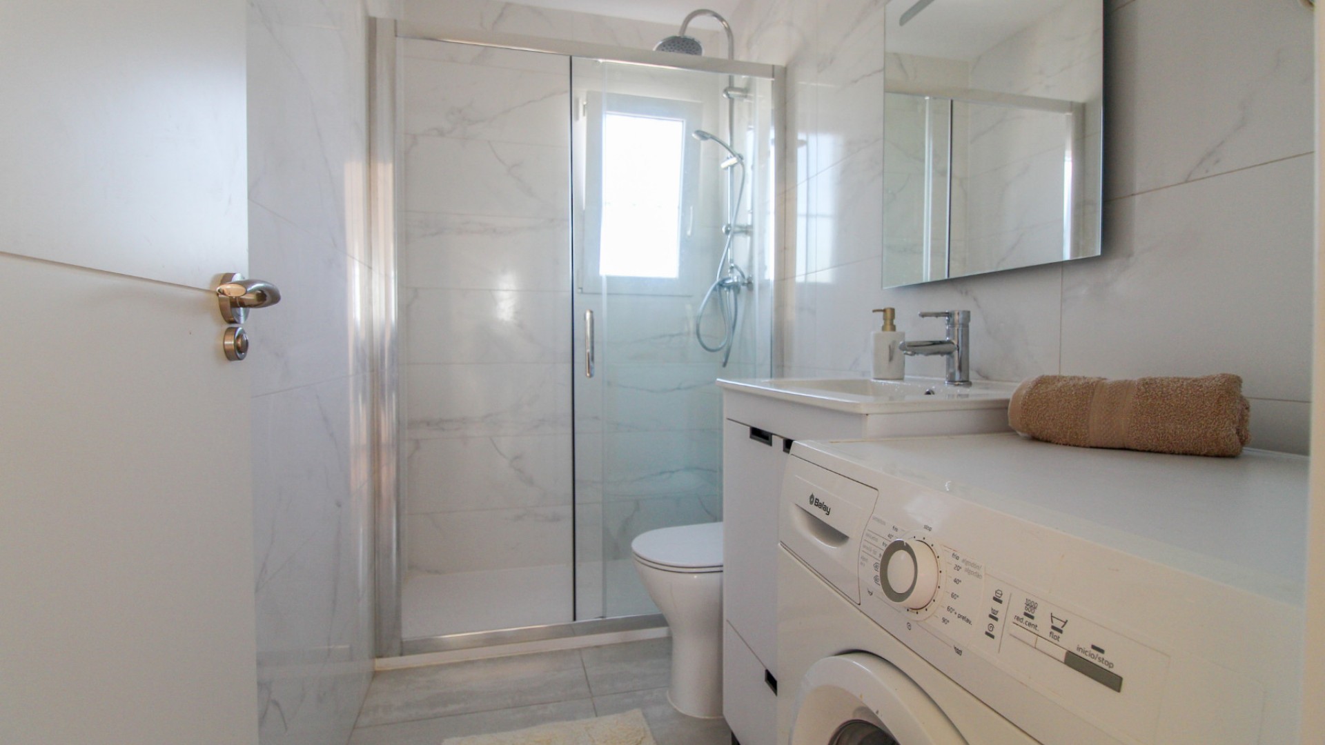 Herverkoop - Apartement Flat -
Punta Prima - Beachside