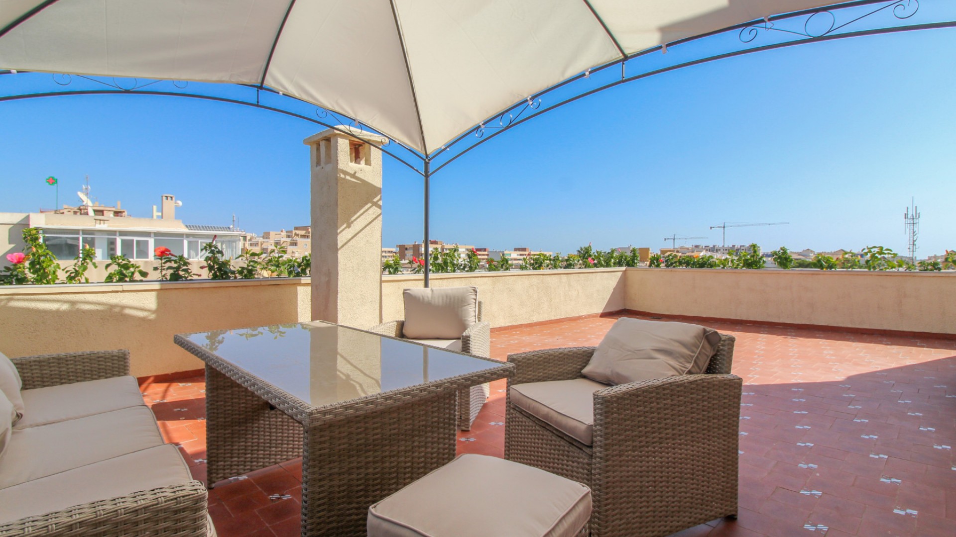 Herverkoop - Apartement Flat -
Punta Prima - Beachside