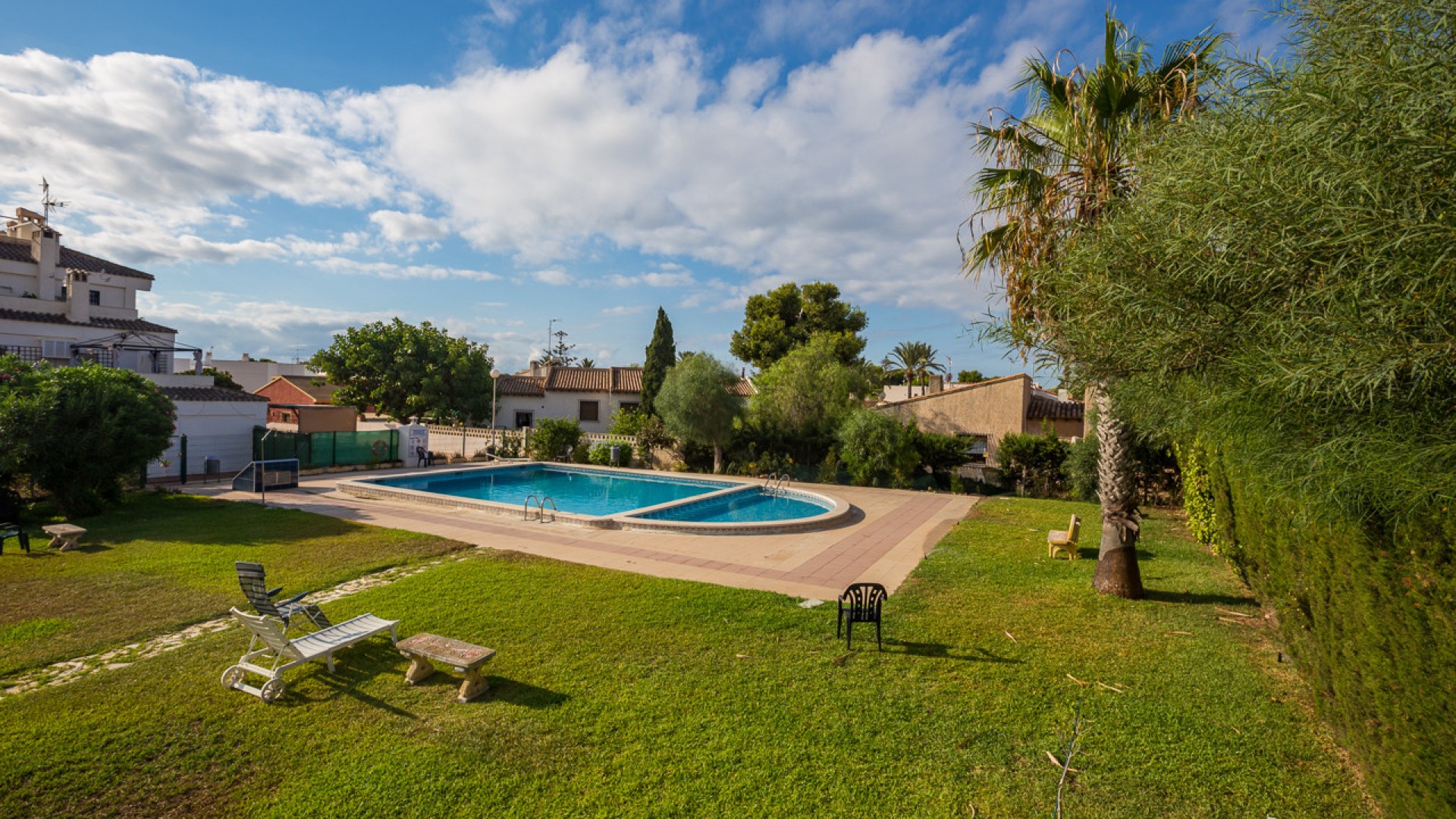 Herverkoop - Apartement Flat -
Punta Prima - Beachside