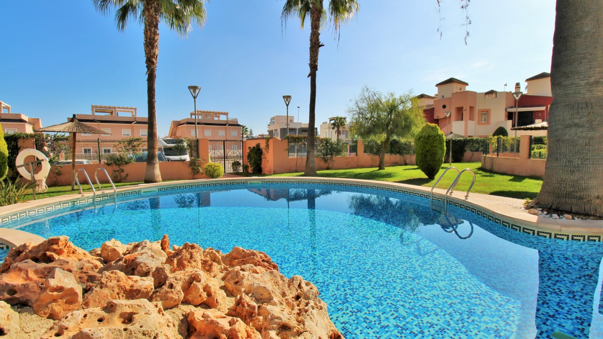 Herverkoop - Apartement Flat -
Punta Prima