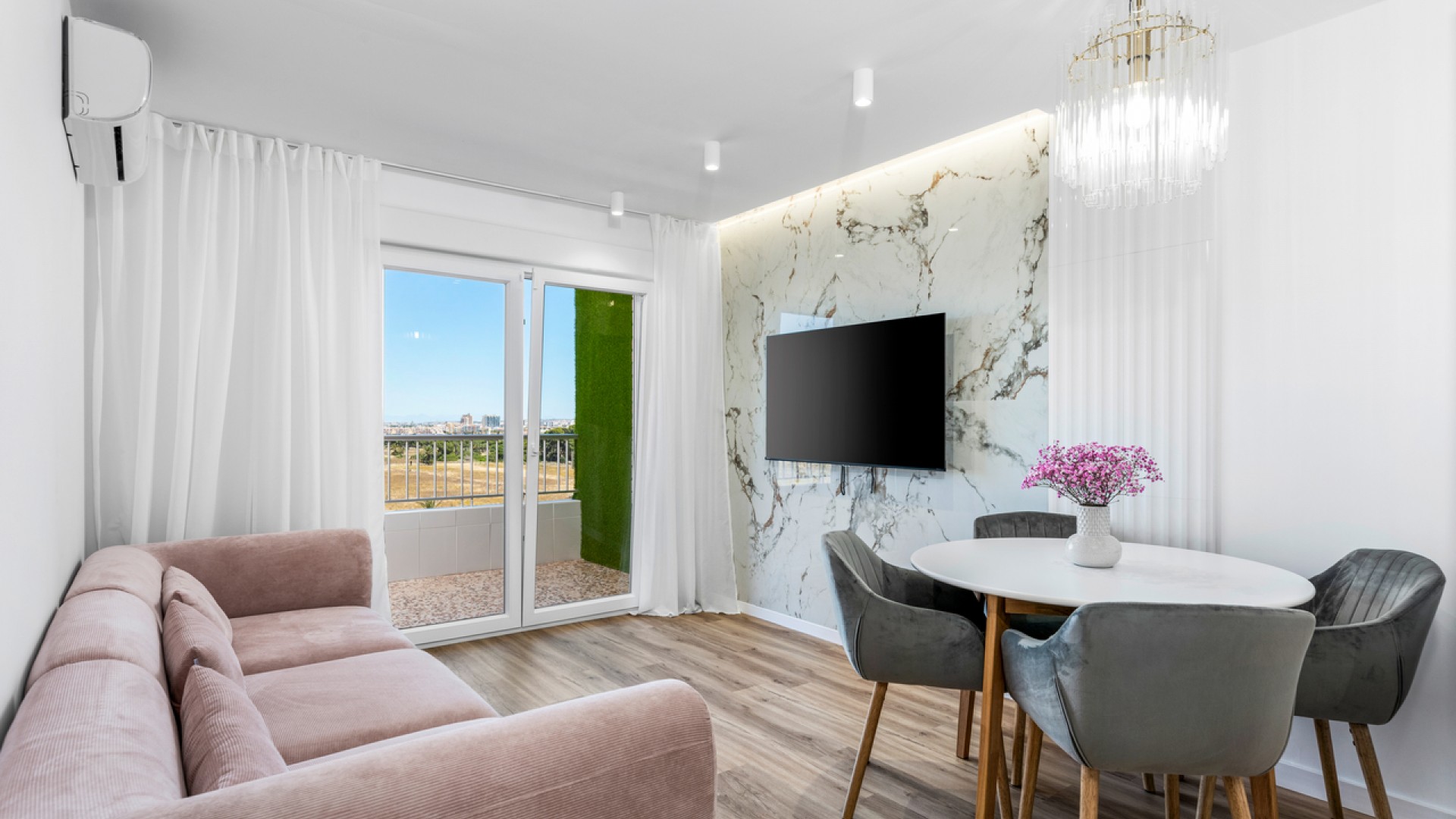 Herverkoop - Apartement Flat -
Punta Prima
