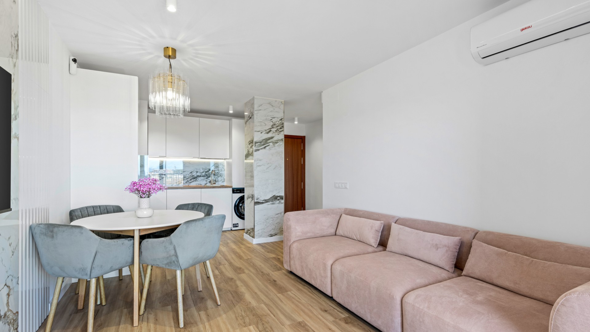 Herverkoop - Apartement Flat -
Punta Prima