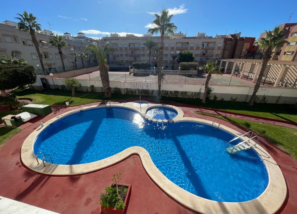 Herverkoop - Apartement Flat -
Torrevieia - Comunidad Valenciana