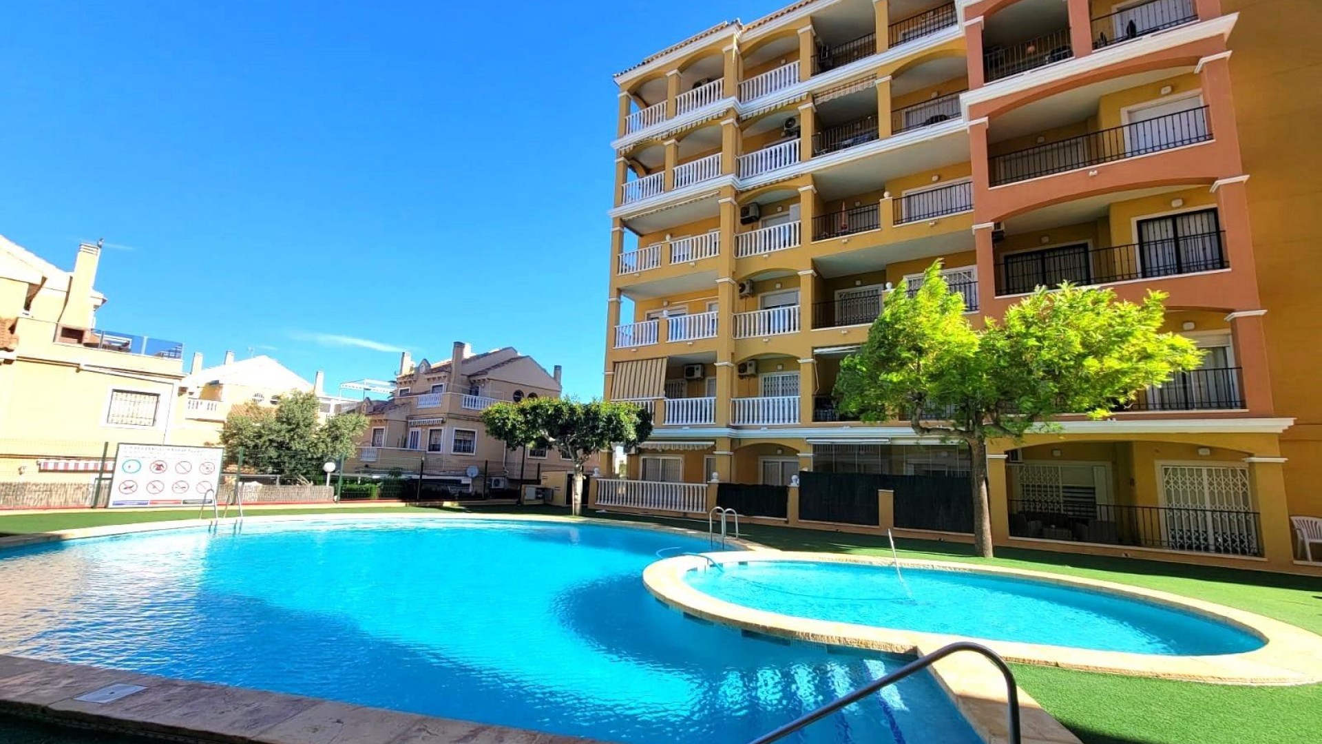 Herverkoop - Apartement Flat -
Torrevieja - Aguas Nuevas