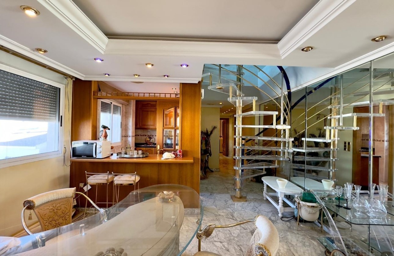 Herverkoop - Apartement Flat -
Torrevieja - Centro