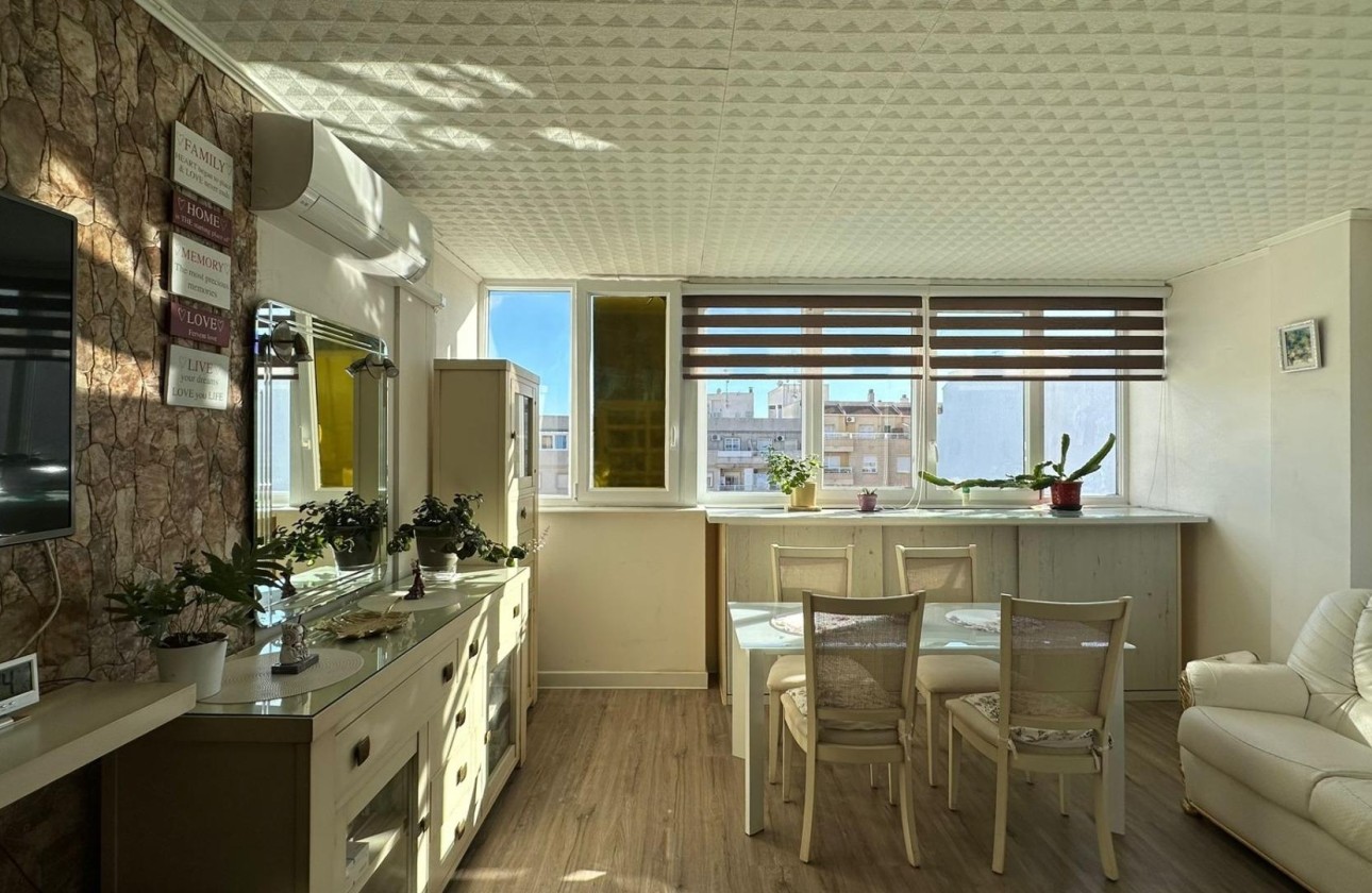 Herverkoop - Apartement Flat -
Torrevieja - Centro