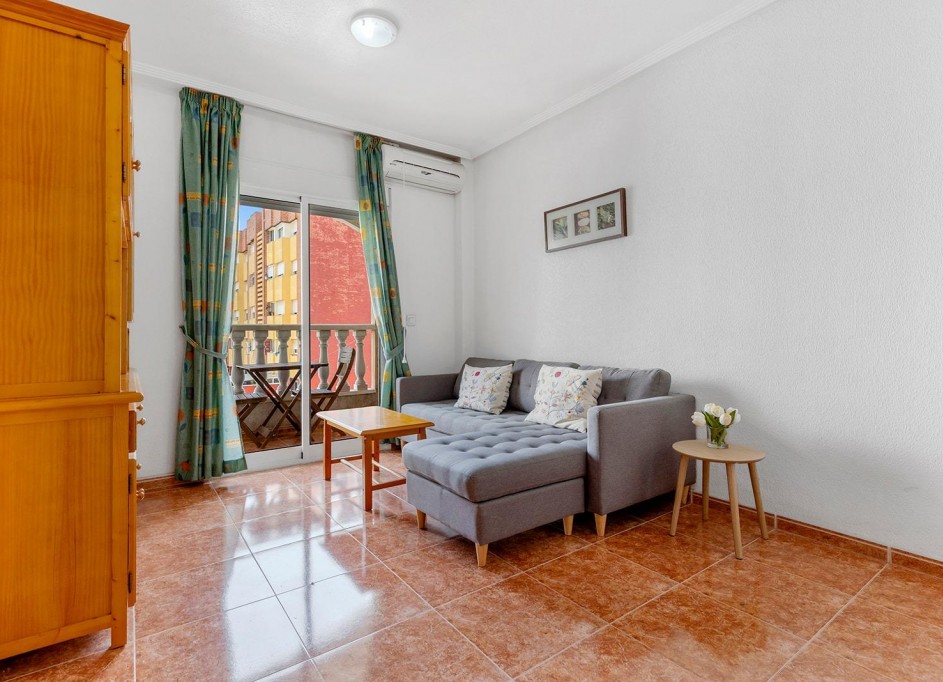 Herverkoop - Apartement Flat -
Torrevieja - Estacion de autobuses