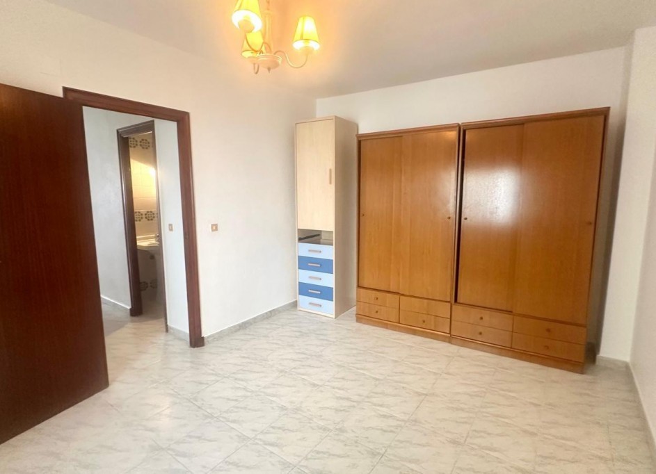 Herverkoop - Apartement Flat -
Torrevieja - Estacion de autobuses