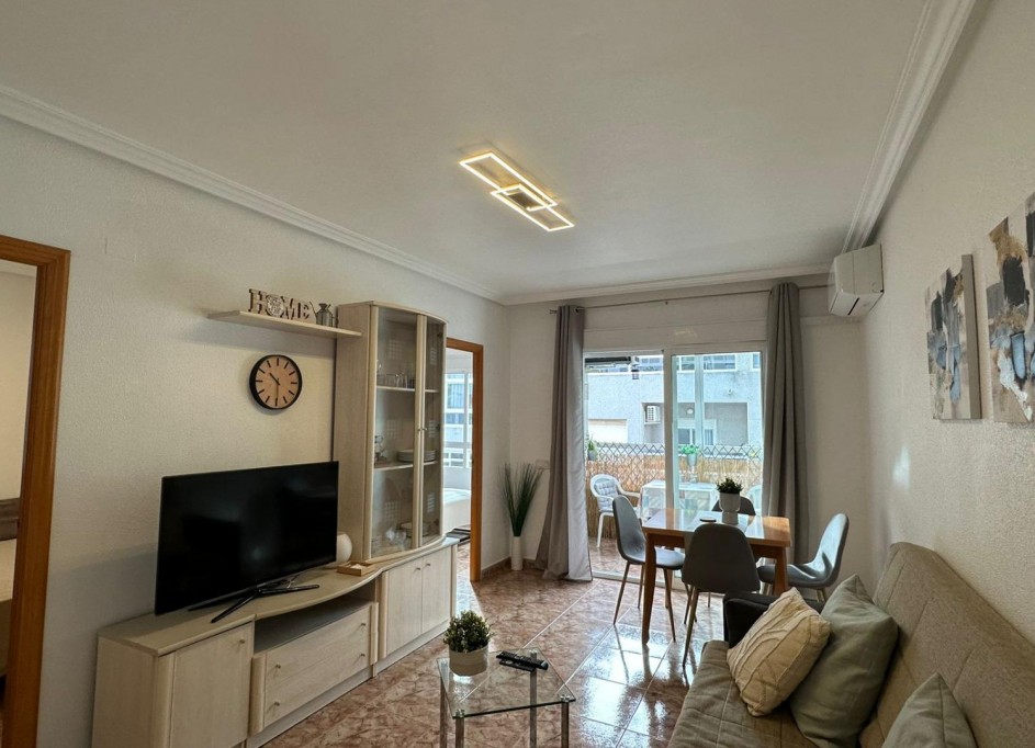 Herverkoop - Apartement Flat -
Torrevieja - Estacion de autobuses